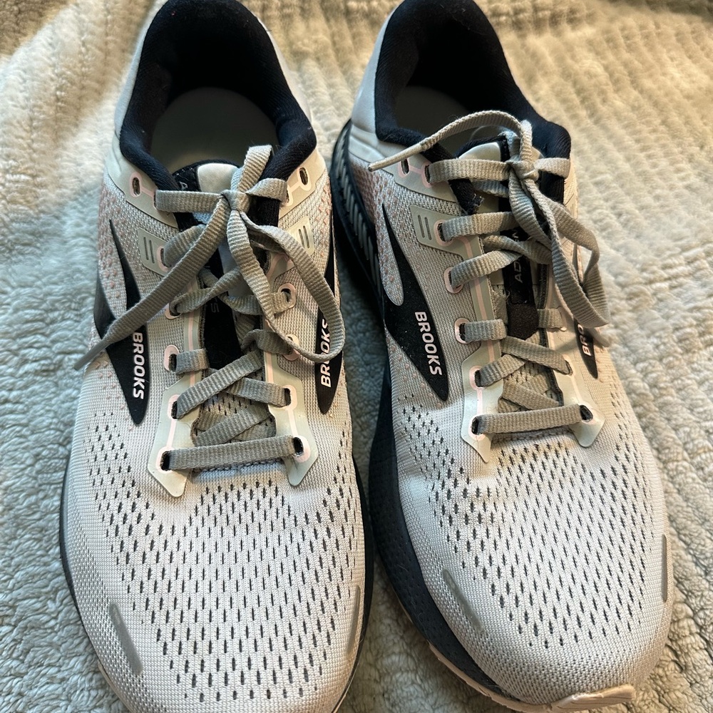 Brooks Adrenaline